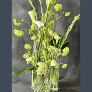 Vase arrangement lime